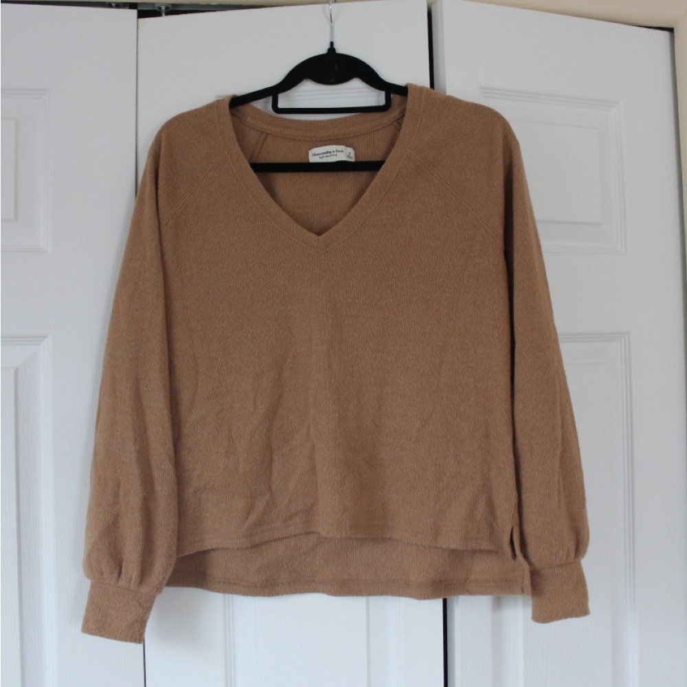 Abercrombie & Fitch Women's V-Neck Sweater - Tan